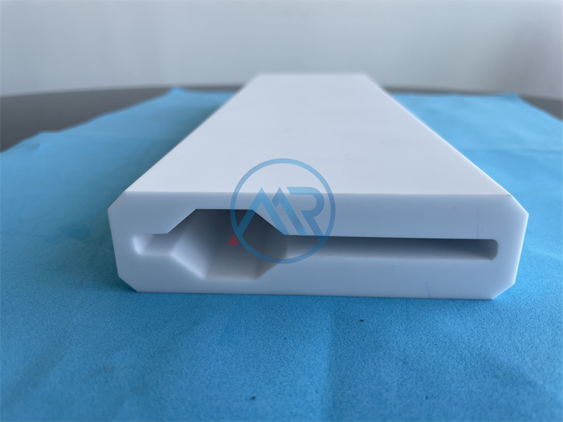 氧化鋁陶瓷材料的性能特點及優勢